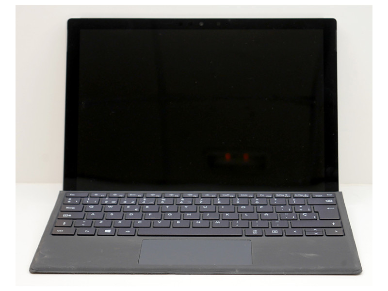Surface Pro 9 De Microsoft Intel Core I5 256 Go SSD Avec Stylet Et Clavier Cover Inclus